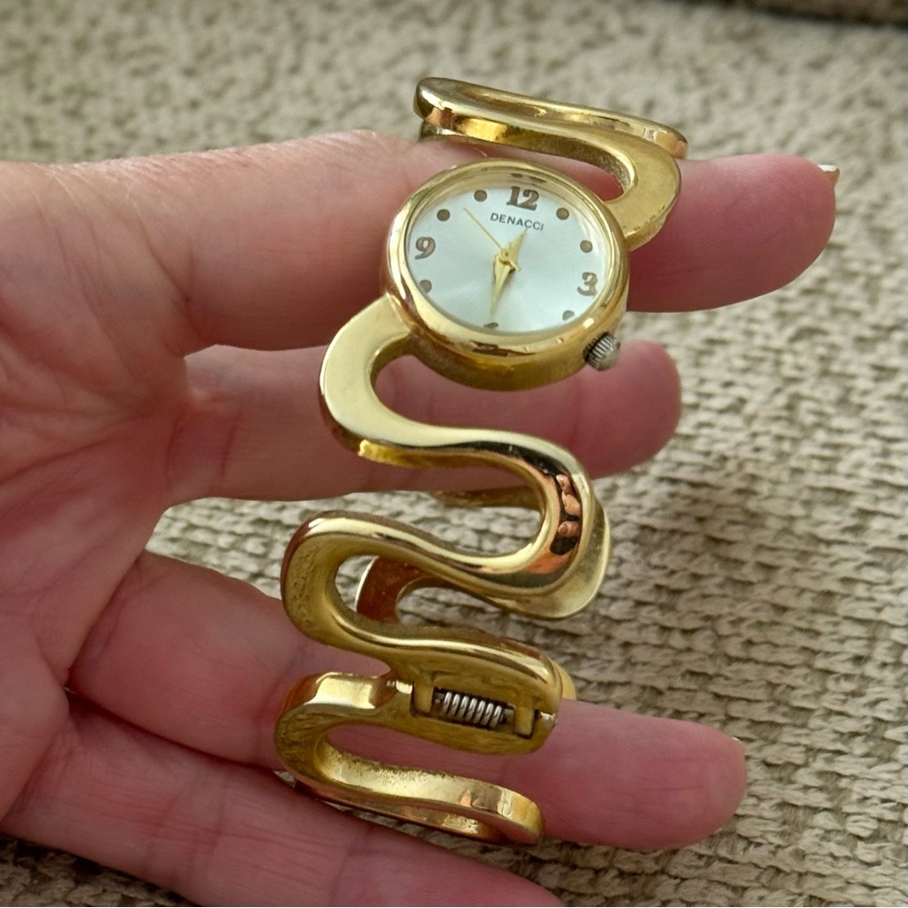 Denacci Bangle Gold Tone Spring Clasp Watch - Picture 6 of 7